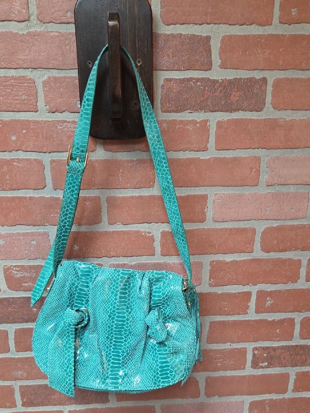 CHI Turquoise Snake-Texture Shoulder Bag - Women's Fashion Purse